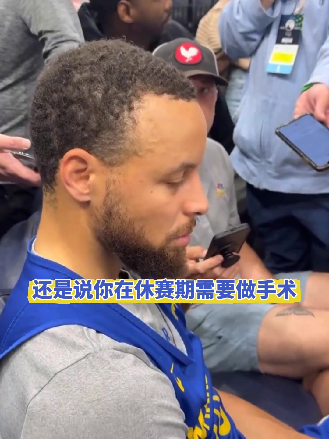 库里采访时曾表示：拇指被打到会很疼，而且不可能不被打到
